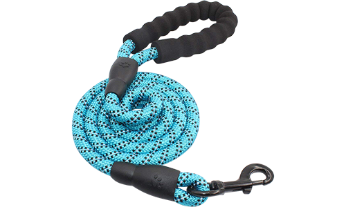 Blue reflective dog leash, 1.5 cm thick and 1.5 m in length, with durable rope and padded handle for comfort and safety.